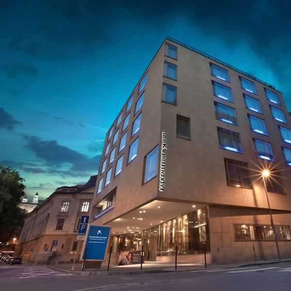 Beleuchtetes Hotel 